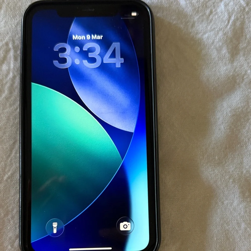 iPhone 11 Apple